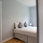 Ferienhaus 5 Bedroom - Sleeps 6 Enfield
