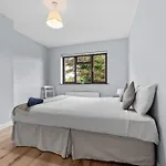 5 Bedroom - Sleeps 6 Holiday home
