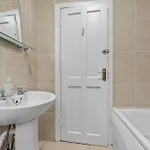 5 Bedroom - Sleeps 6