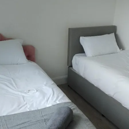 5 Bedroom - Sleeps 6