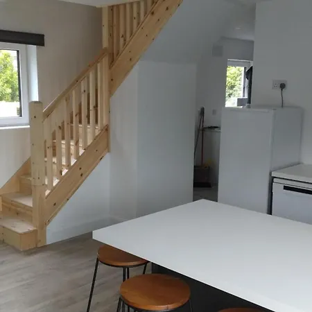 5 Bedroom - Sleeps 6 *