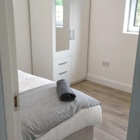 Σπίτι διακοπών 5 Bedroom - Sleeps 6 Enfield