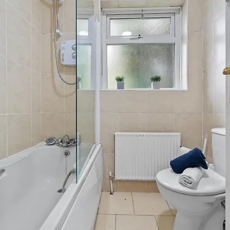 5 Bedroom - Sleeps 6 Сasa de vacaciones Enfield