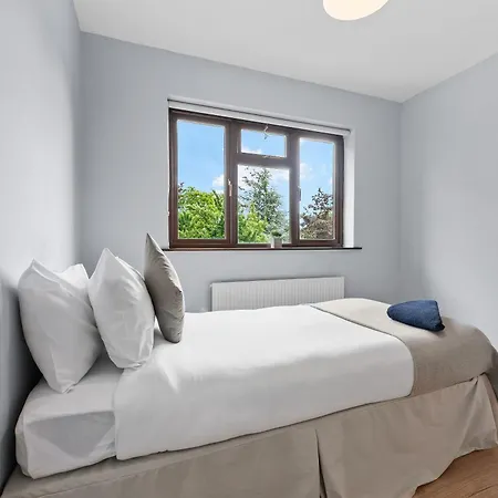 Well-located 5-bed In