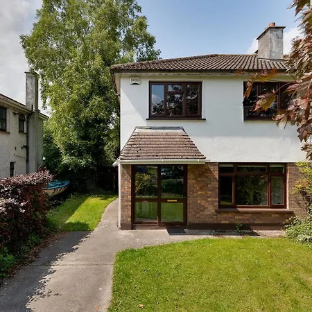 Well-located 5-bed In * Enfield