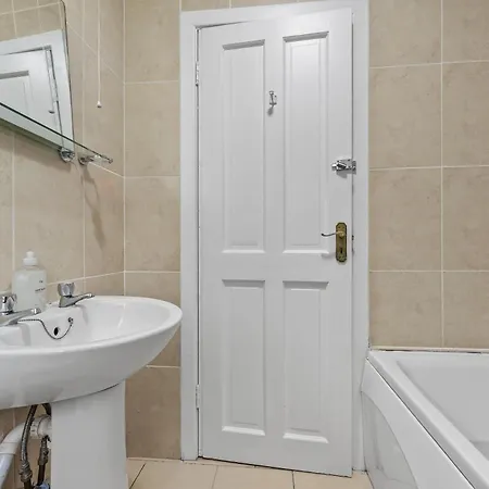 Well-located 5-bed In