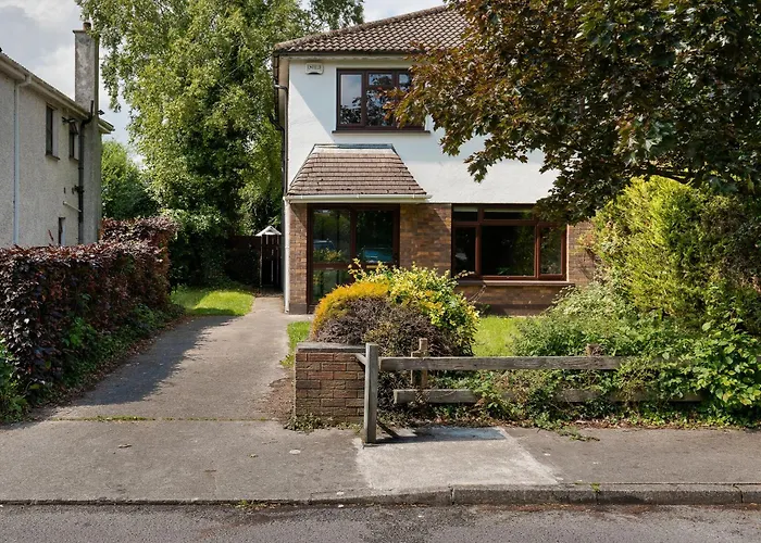 5 Bedroom - Sleeps 6 Hébergement de vacances Enfield