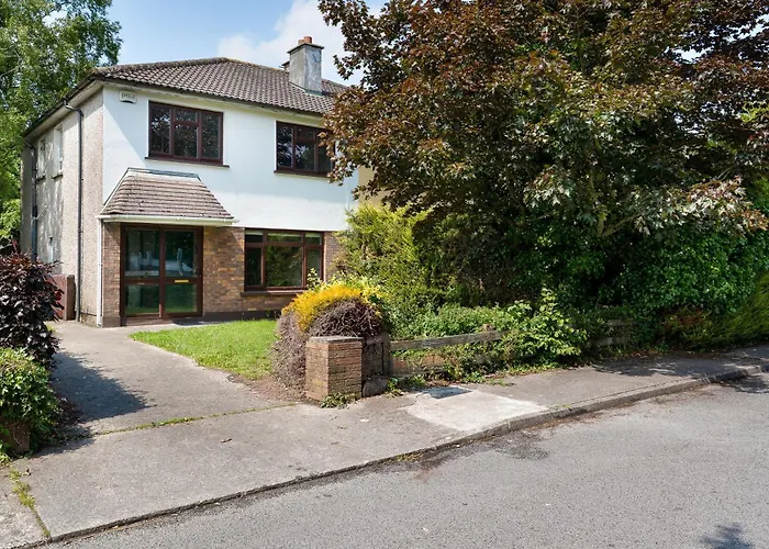 Hébergement de vacances 5 Bedroom - Sleeps 6 *