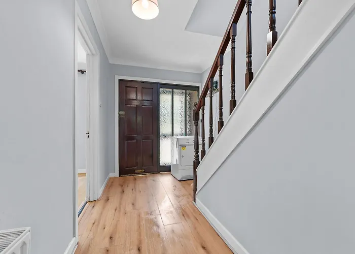 5 Bedroom - Sleeps 6